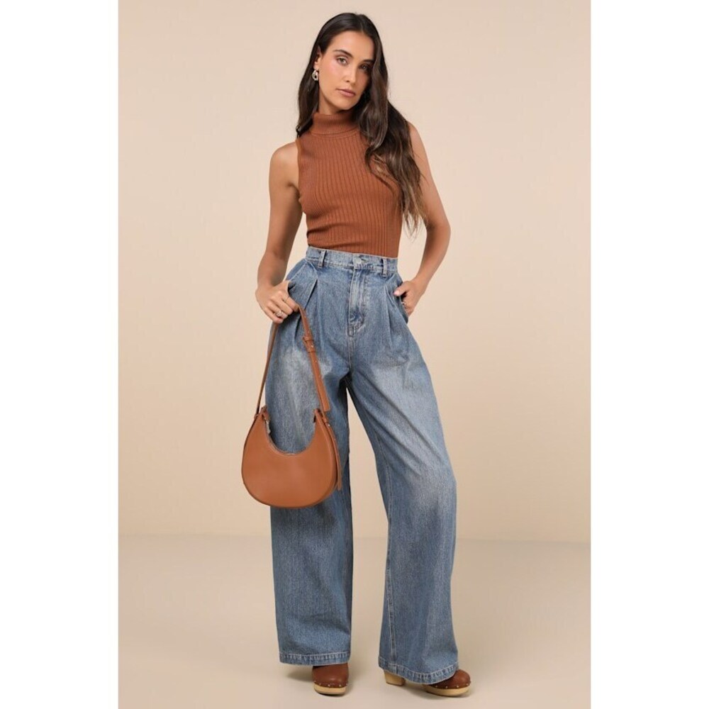 Lulus Enviable Cool Medium Wash Pleated Wide-leg High-rise Jeans Blue - Size S